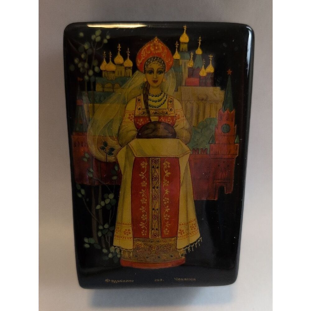 Gorgeous Vintage Fedoskino Russian Lacquer Box Bread & Salt Traditional Greeting
